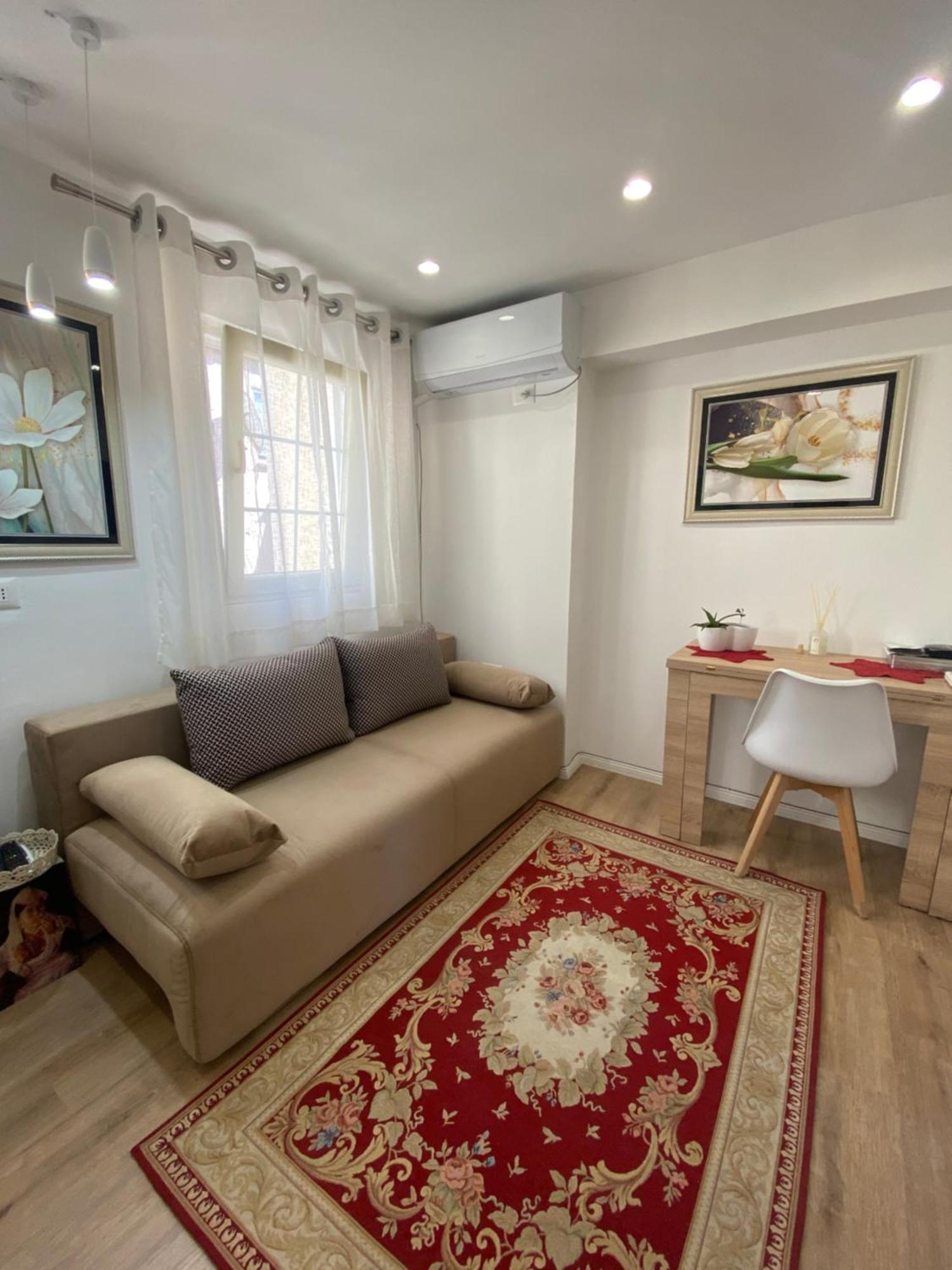 Central Welcoming Apartment In Tirana Extérieur photo